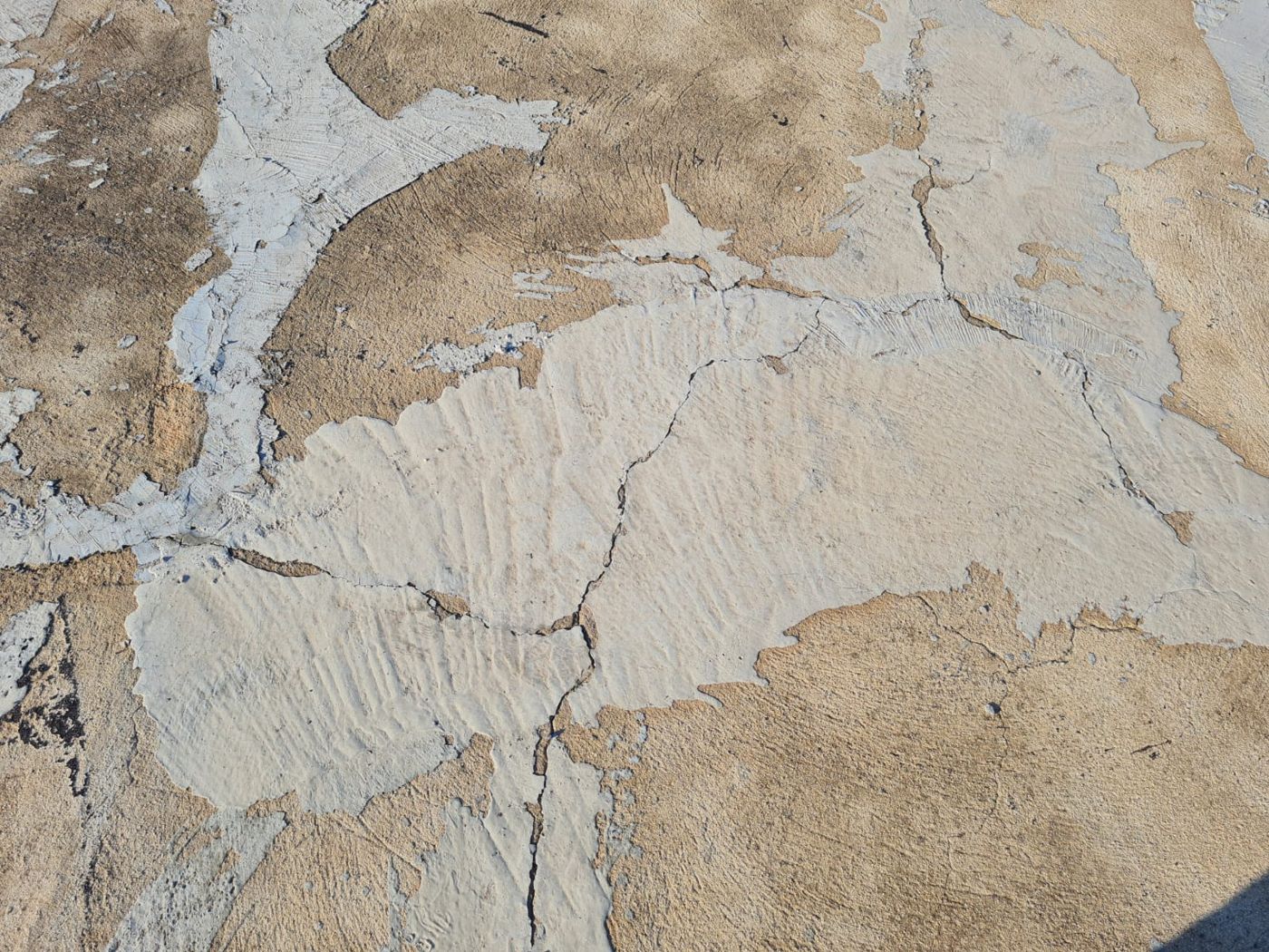 Fissures sous les anciennes reprises